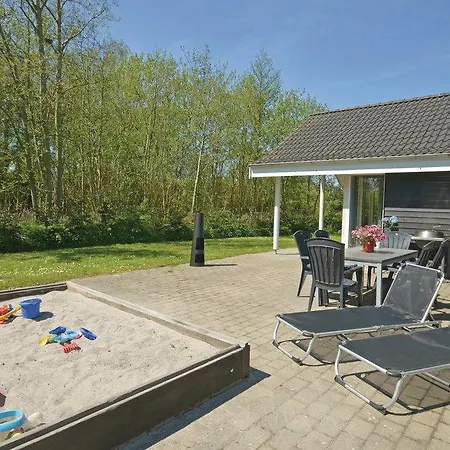 Holiday Baeverstien I Bøtø By